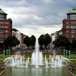 1a Comfortable, Private And Calm 4 Apartment, 2km Center, Private Car Park, Full Equipped Kitchen, Private And Stable Wifi, One Minute Tram Station, Smart Tv, Whatsapp Support, No Additional Costs! Eur 500 Cashback For 2 Months Apartment City Airport Mannheim